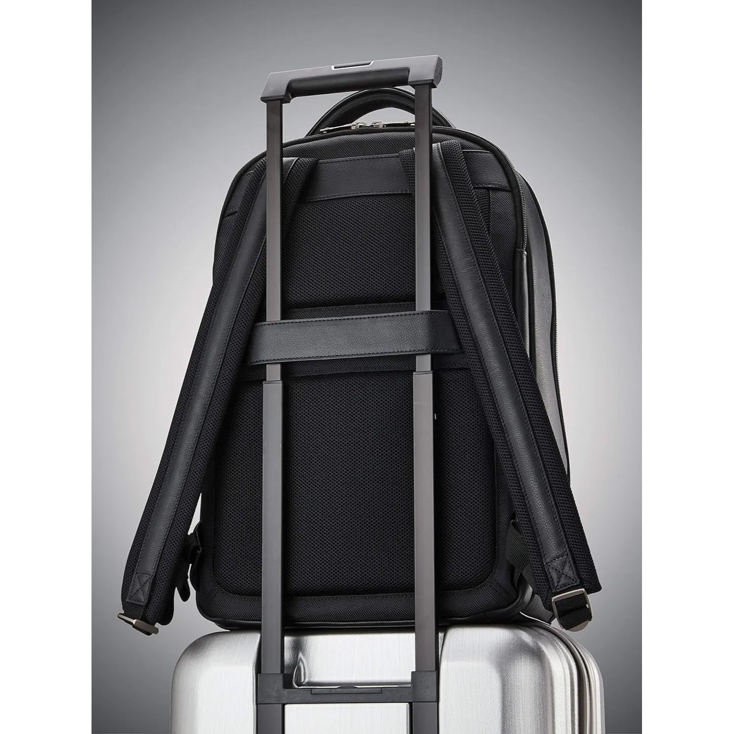 Classic Leather Backpack 15.6"