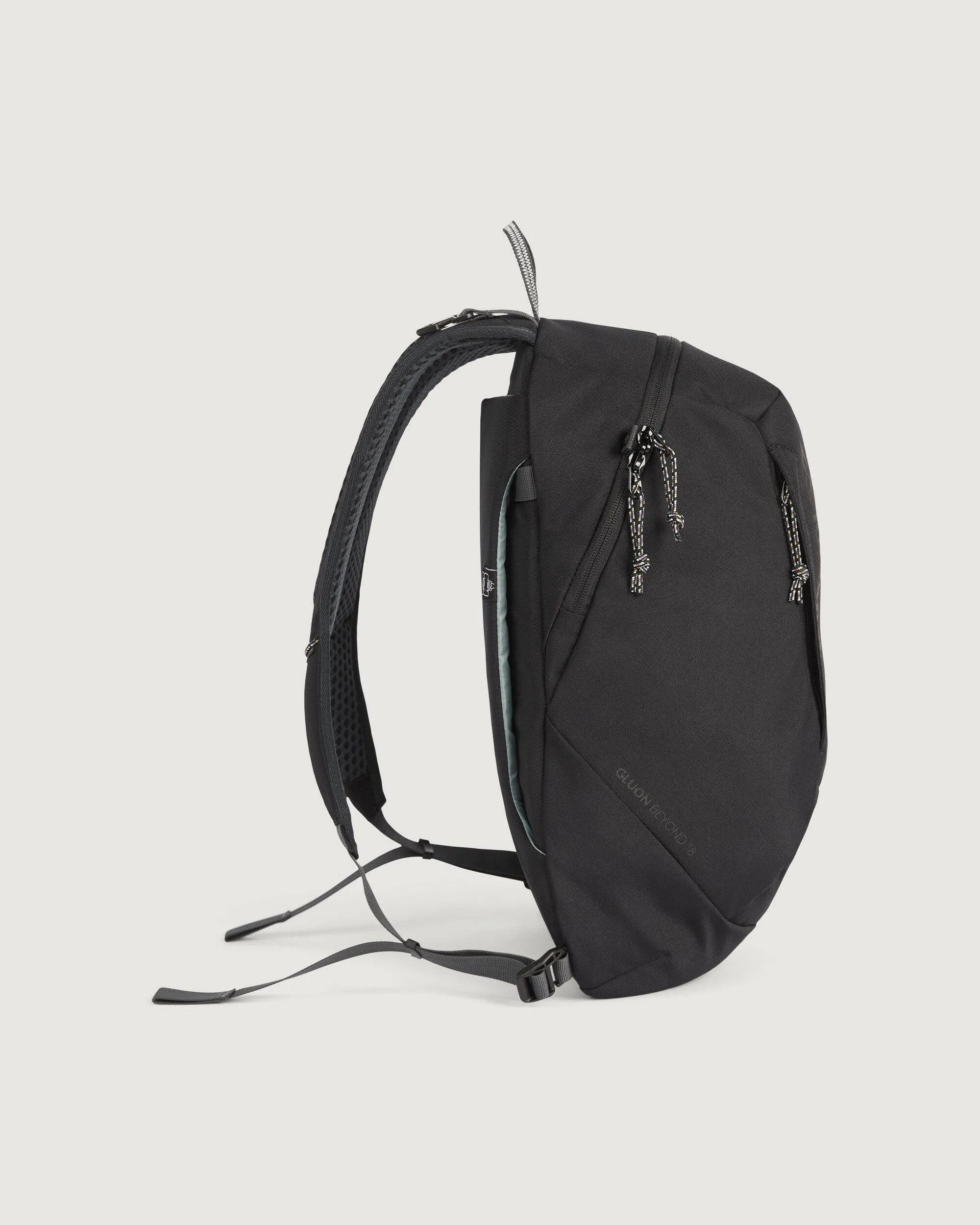 Gluon Beyond Backpack - 18L - Black Stingray