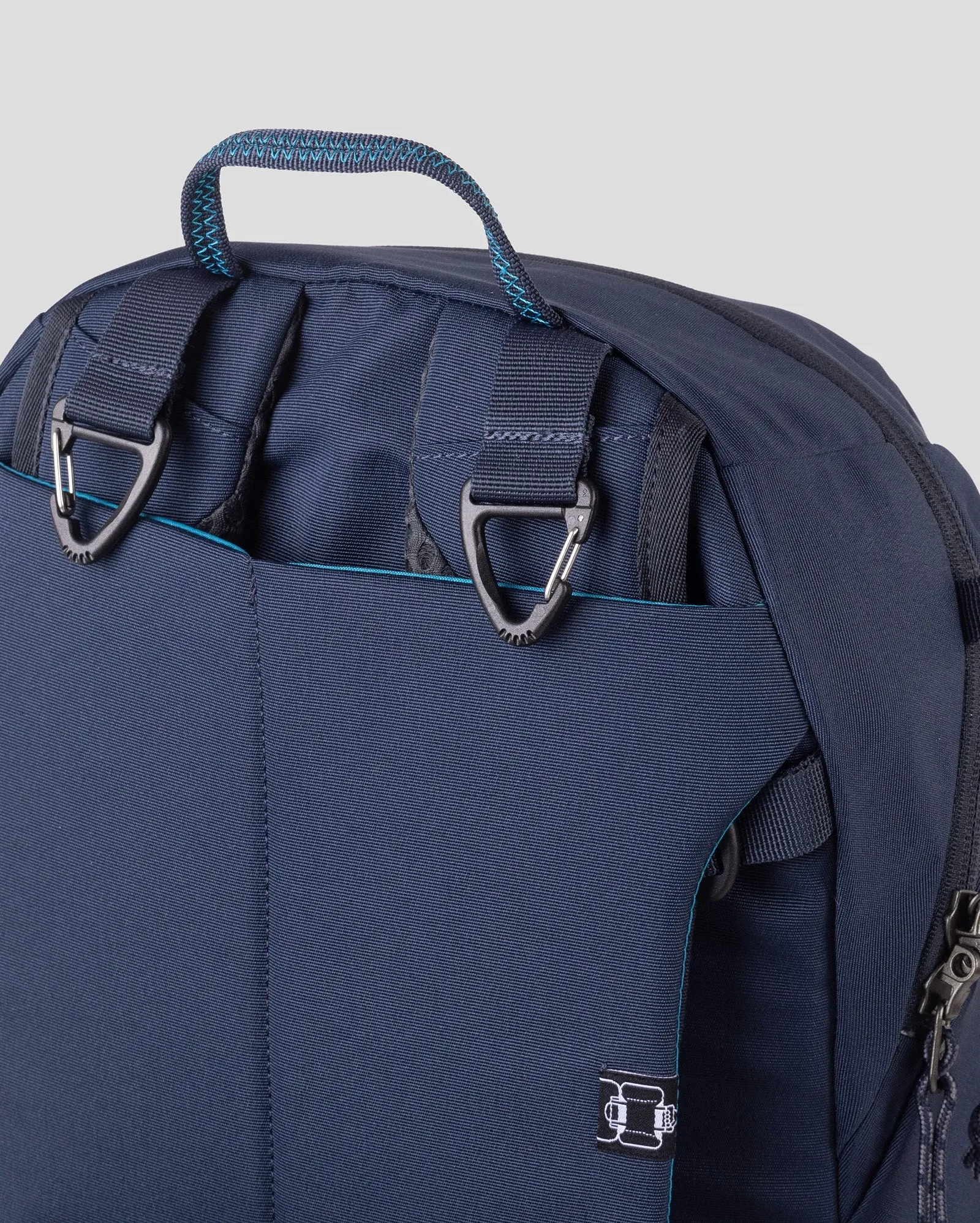 Gluon Beyond Backpack - 18L - Pure Navy