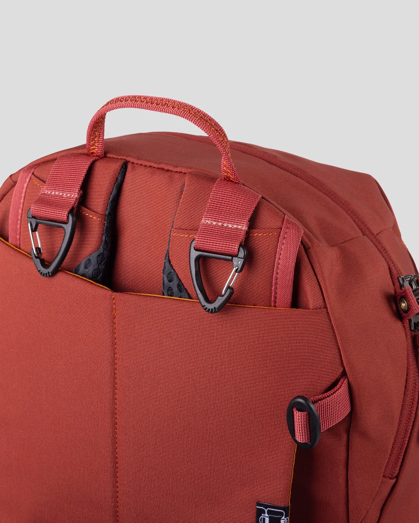 Gluon Beyond Backpack - 18L - Redwood