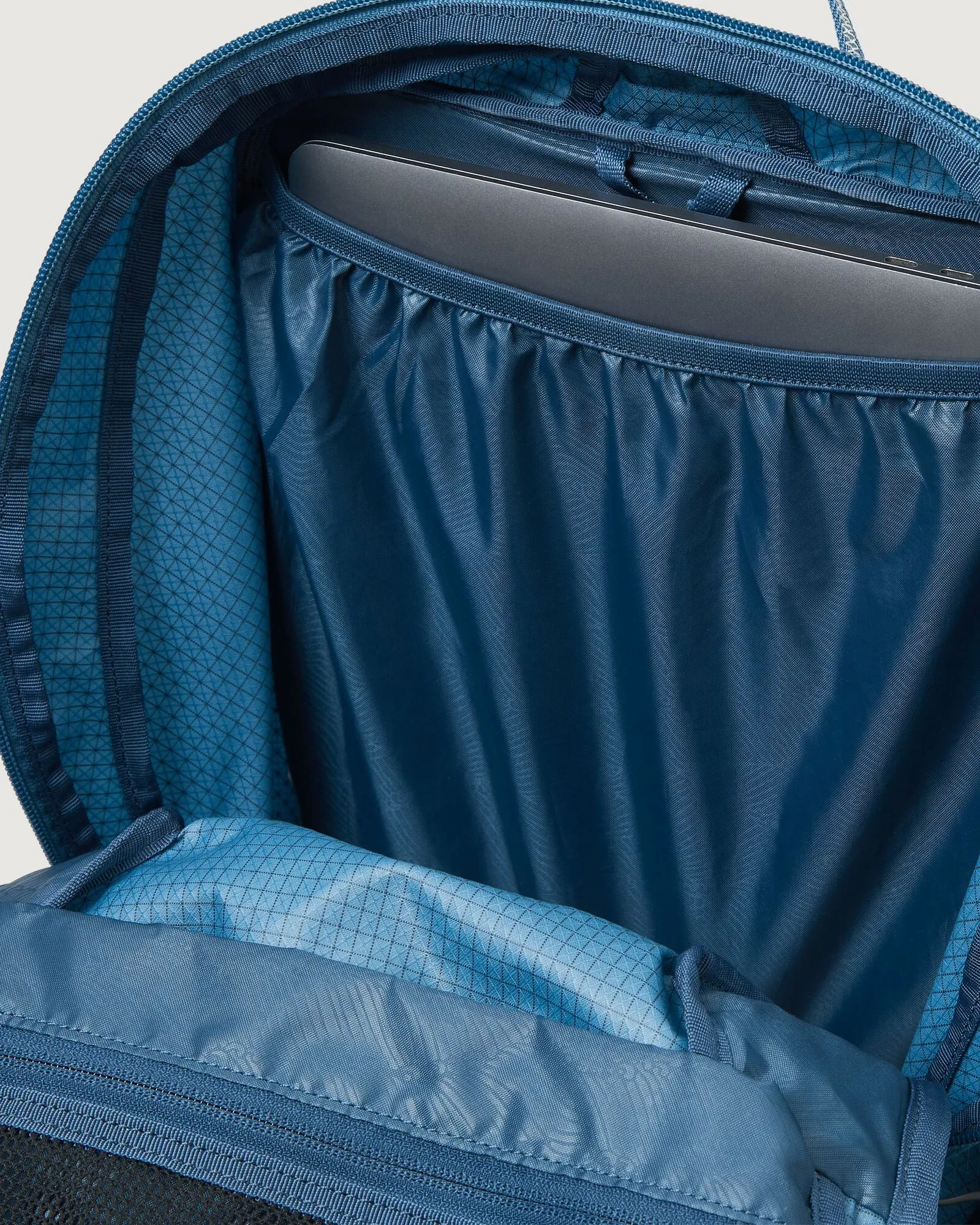 Valorous Pack - 28L - Steel Blue